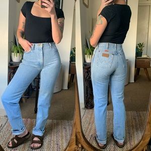Vintage Wrangler light wash high rise mom jeans